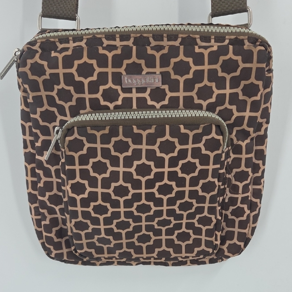 Baggallini Geometric Crossbody